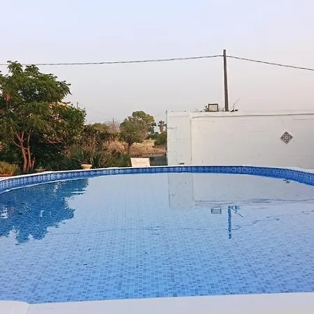 Da Mesciu Nzinu Alojamento de Acomodação e Pequeno-almoço 3*