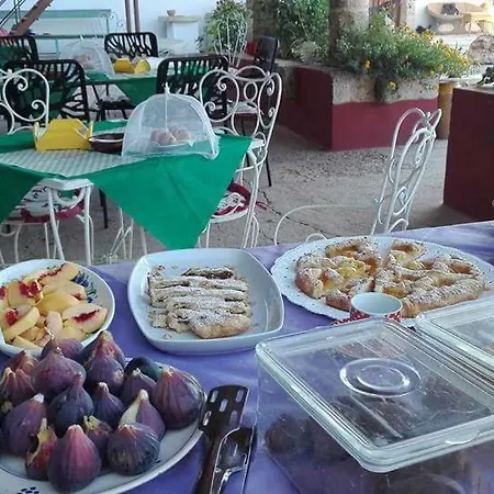 Alojamento de Acomodação e Pequeno-almoço Da Mesciu Nzinu Sannicola