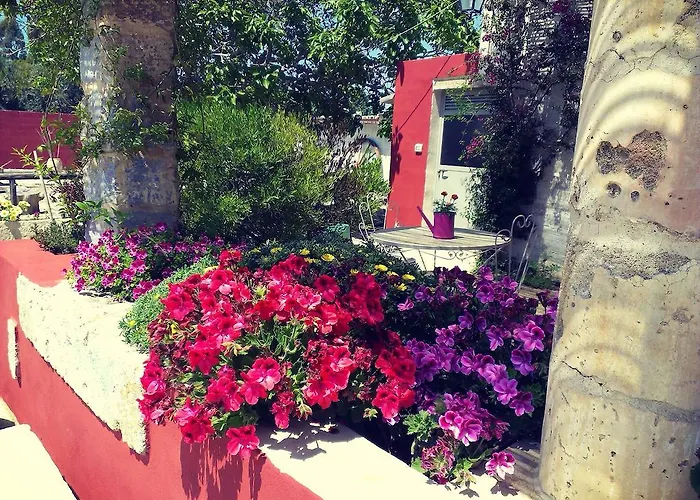 Da Mesciu Nzinu Bed & Breakfast 3*